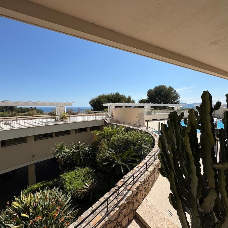 Stunning 3-Room with Panoramic Views Over Cannes - Appartement 2 Chambres - 36