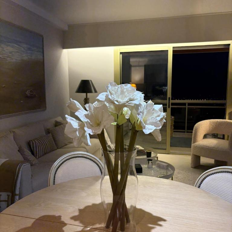 Stunning 3-Room with Panoramic Views Over Cannes - Appartement 2 Chambres - 62