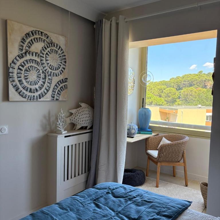 Stunning 3-Room with Panoramic Views Over Cannes - Appartement 2 Chambres - 76