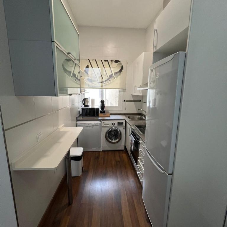 Apartment Plaza de la Merced - Two-Bedroom Deluxe Apartment with Balcony - 4