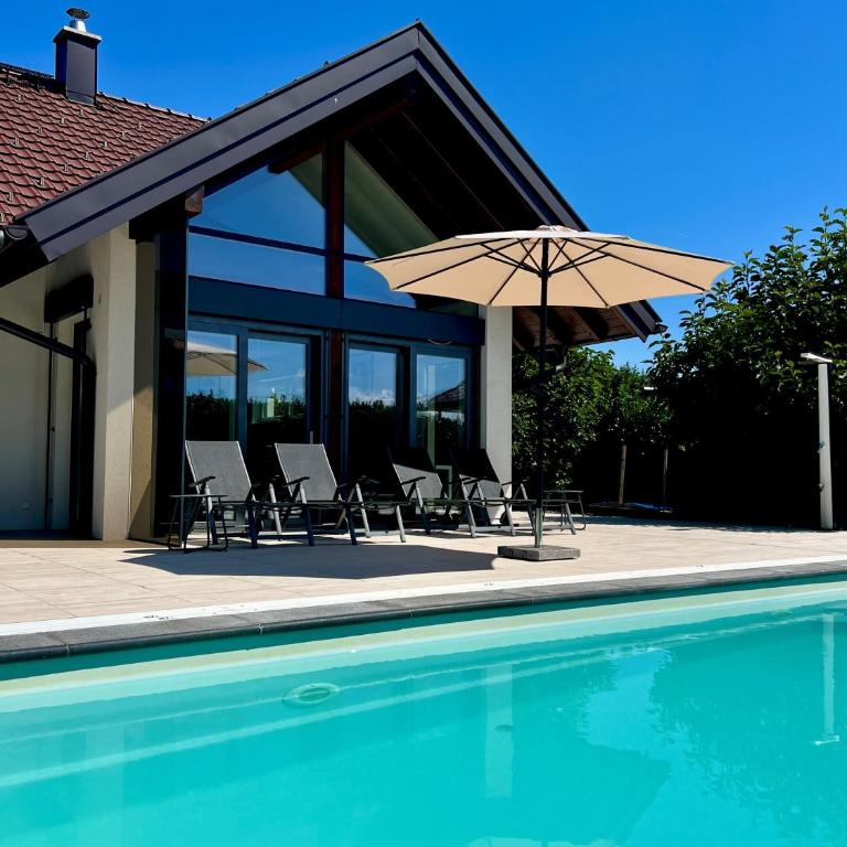 Modernes Ferienhaus mit Pool Nähe Wörthersee & Golfplatz - Haus mit 3 Schlafzimmern - 1