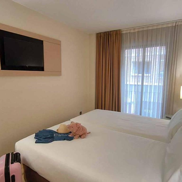 Hotel Condes de Haro - Habitación Doble - 2 camas - 3