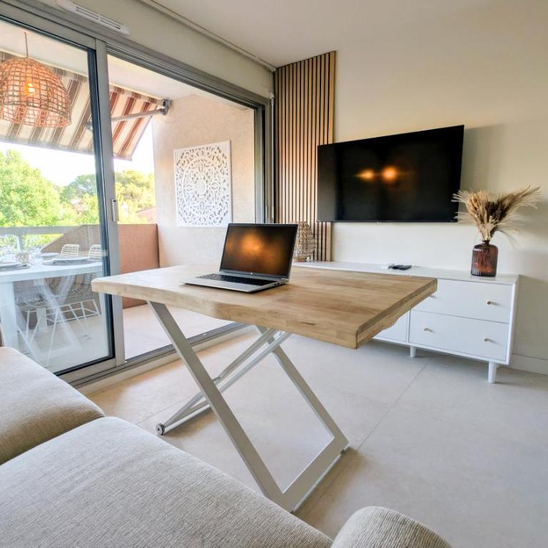 Appart cosy, 2 pièces, clim, parking privée, tout équipé, face au port de Santa Lucia - Apartamento de 1 dormitorio con balcón y vistas al mar - 20