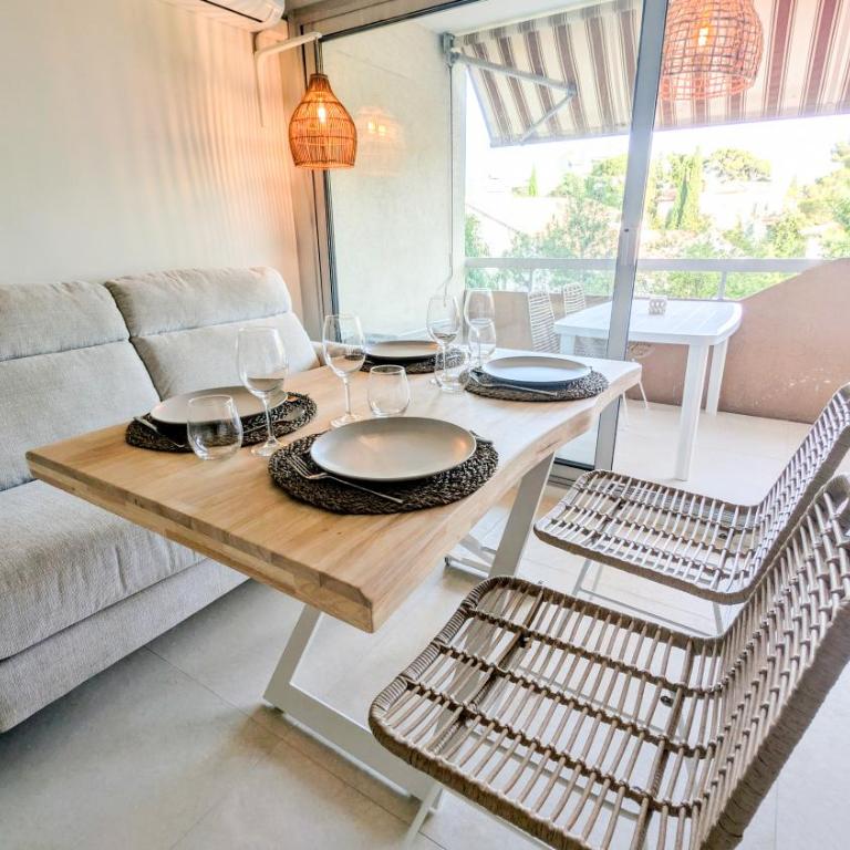 Appart cosy, 2 pièces, clim, parking privée, tout équipé, face au port de Santa Lucia - Apartamento de 1 dormitorio con balcón y vistas al mar - 17