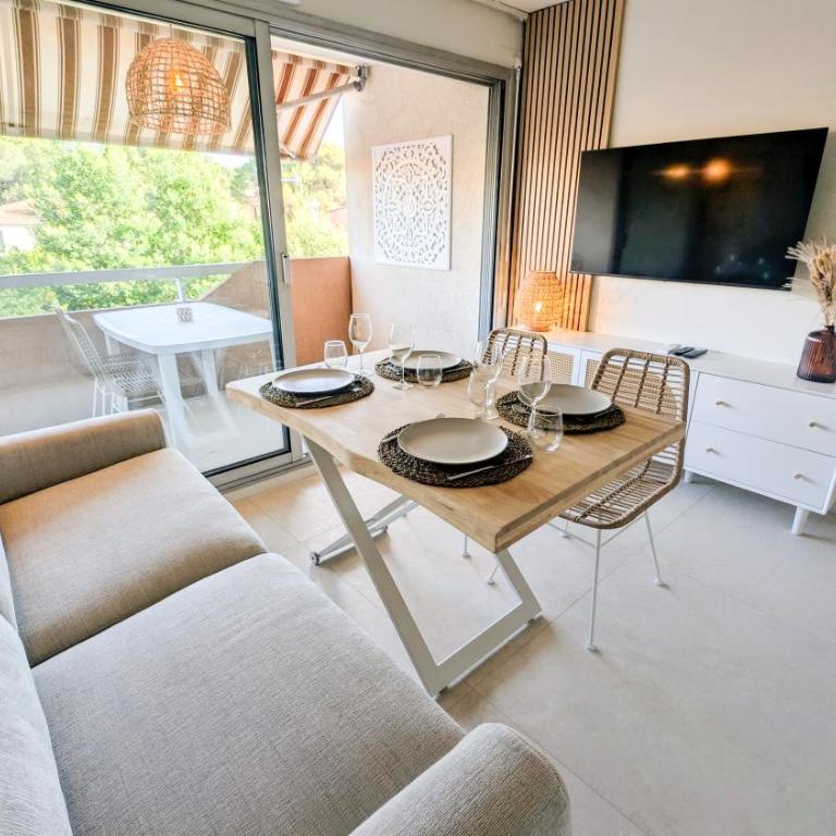 Appart cosy, 2 pièces, clim, parking privée, tout équipé, face au port de Santa Lucia - Apartamento de 1 dormitorio con balcón y vistas al mar - 21