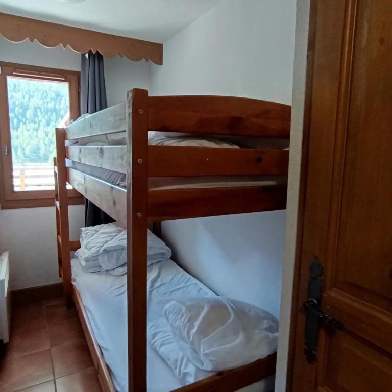 Appartement confortable avec terrasse et animaux admis à Montgenèvre - FR-1-445-190 - Apartamento - 8