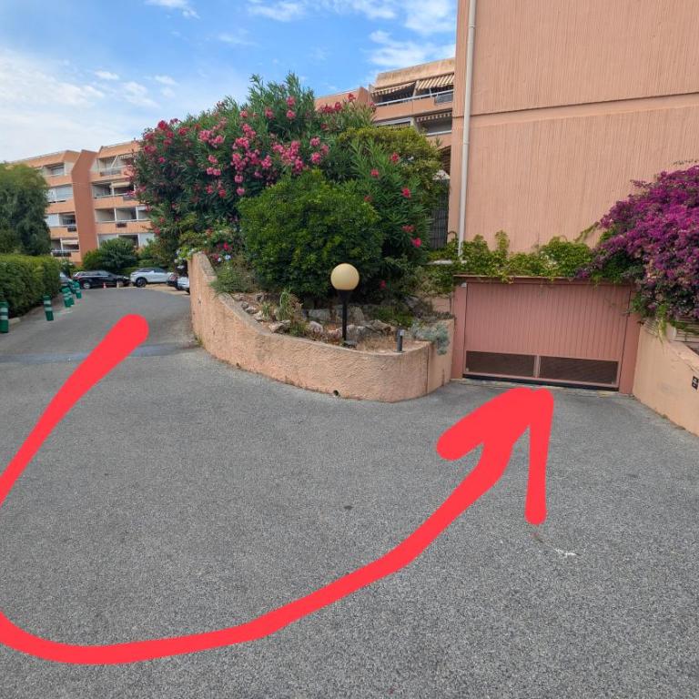 Appart cosy, 2 pièces, clim, parking privée, tout équipé, face au port de Santa Lucia - Apartamento de 1 dormitorio con balcón y vistas al mar - 25