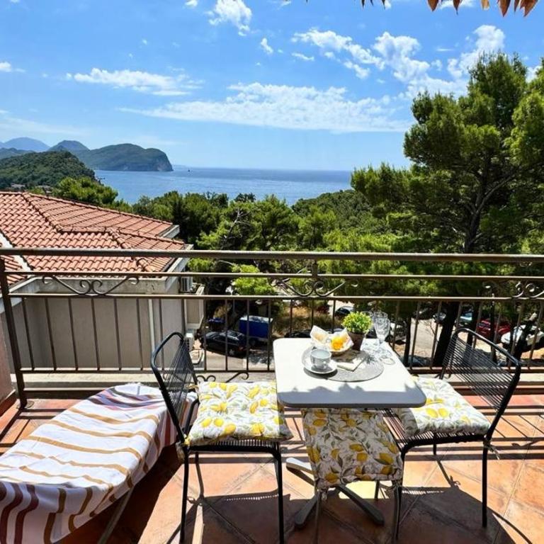 La Marea - Two-Bedroom Apartment with Terrace and Sea View - 2