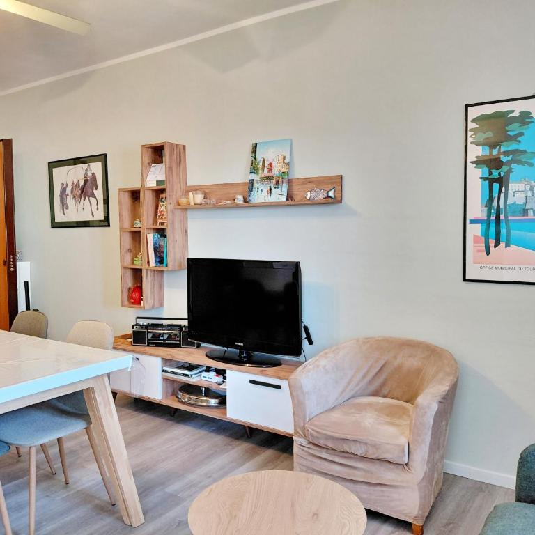 Carrer del Mar Apartment - Two-Bedroom Apartment - 5