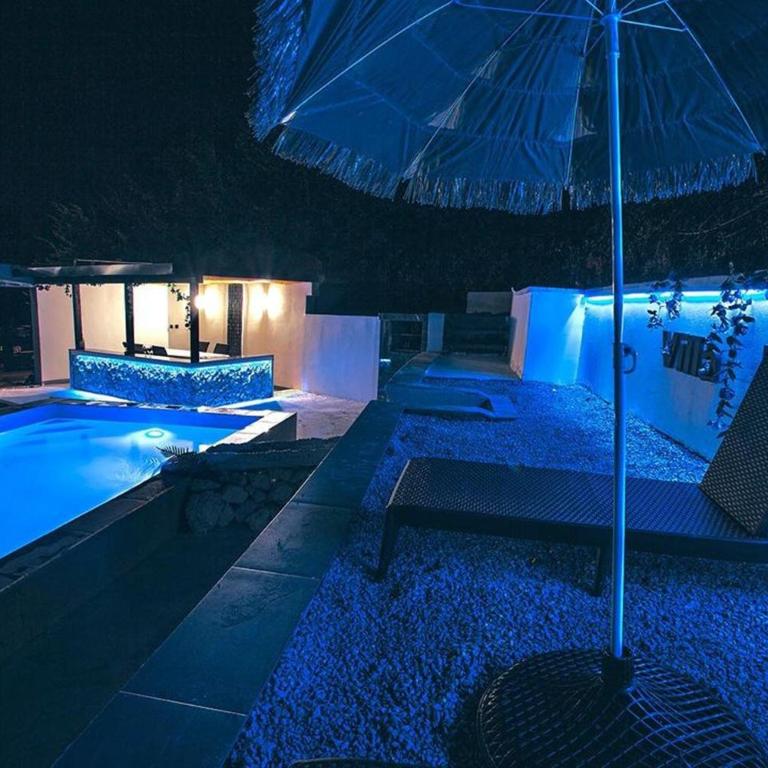Modern Mountain Villa House with Private Pool, Jacuzzi & Sauna - Sarajevo Trebevic - Villa with Swimming Pool - 1