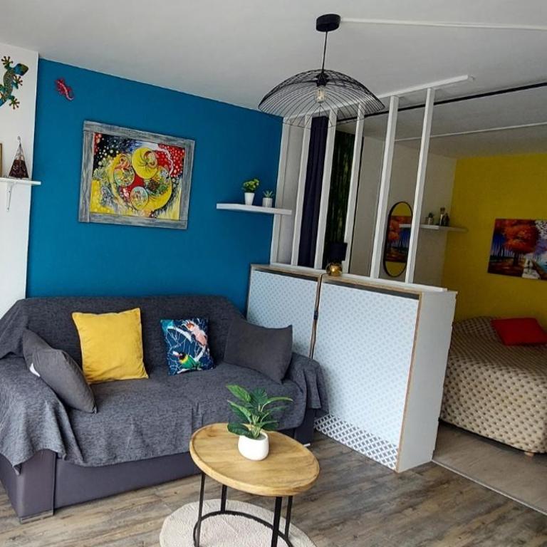 Appartement 2pers, superbe vue montagne, exposé sud, Résidence très calme, parking, 5mns à pied du centre - Appartement 1 Chambre - 21