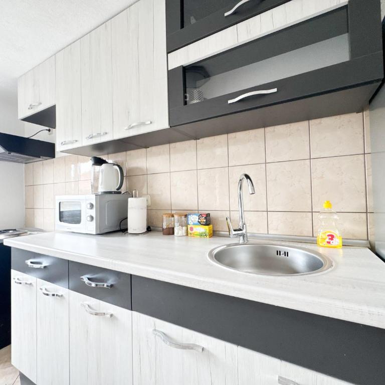 K&S Apartment Bistrik Stay - Private Parking - Two-Bedroom Apartment - 18
