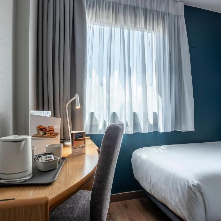 Travelodge Alicante Puerto - Twin Room - 2