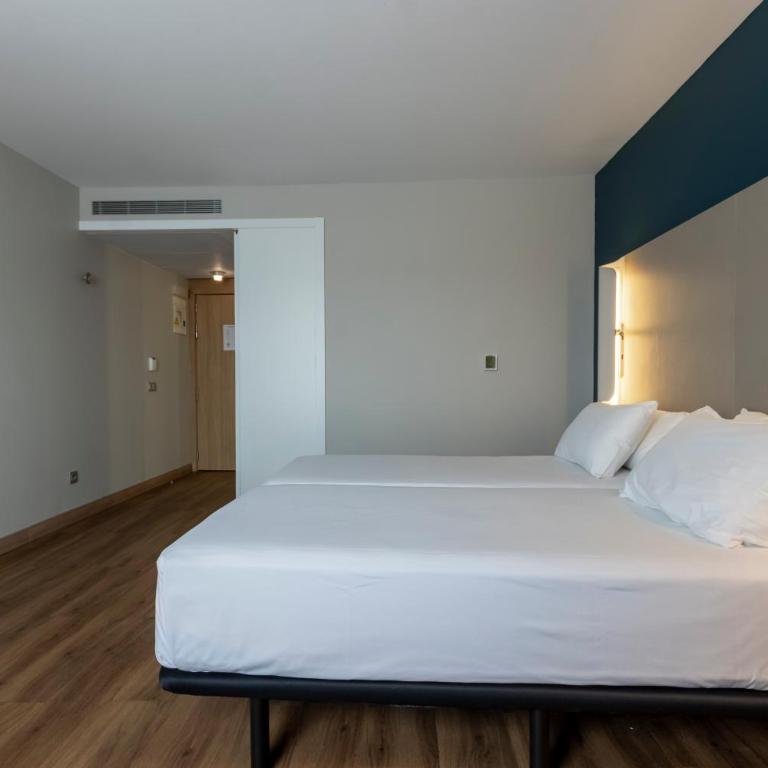 Travelodge Málaga Airport - Habitación Doble - 2 camas - 6
