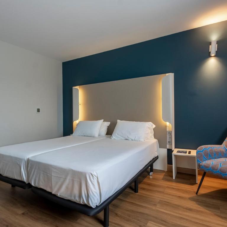 Travelodge Málaga Airport - Habitación Doble - 2 camas - 4