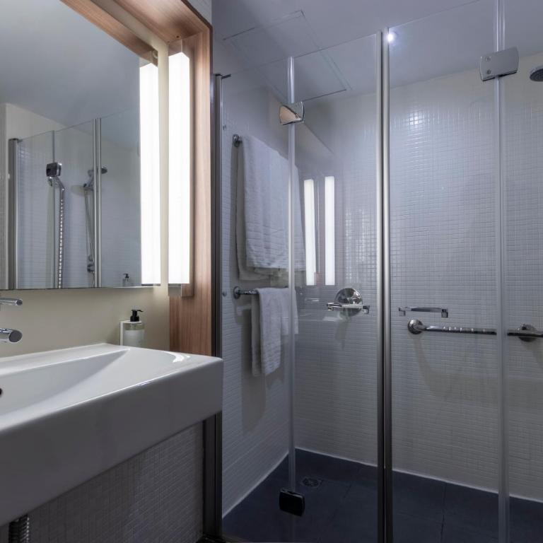 Travelodge Málaga Airport - Habitación Doble adaptada para personas con movilidad reducida - 10