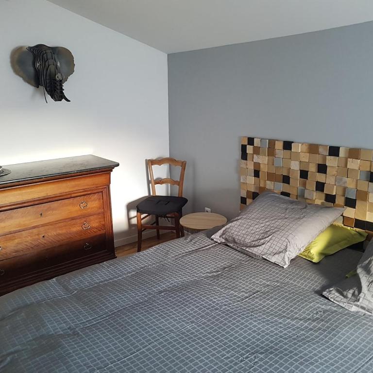 loft, clim, jardin, piscine, calme, parc expo, - Maison 2 Chambres - 17