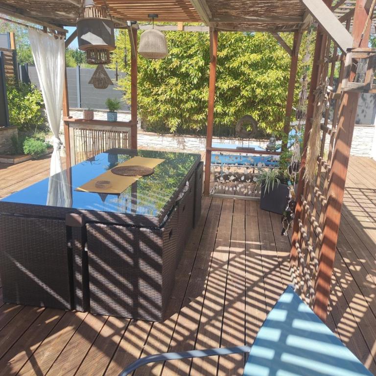 loft, clim, jardin, piscine, calme, parc expo, - Maison 2 Chambres - 24