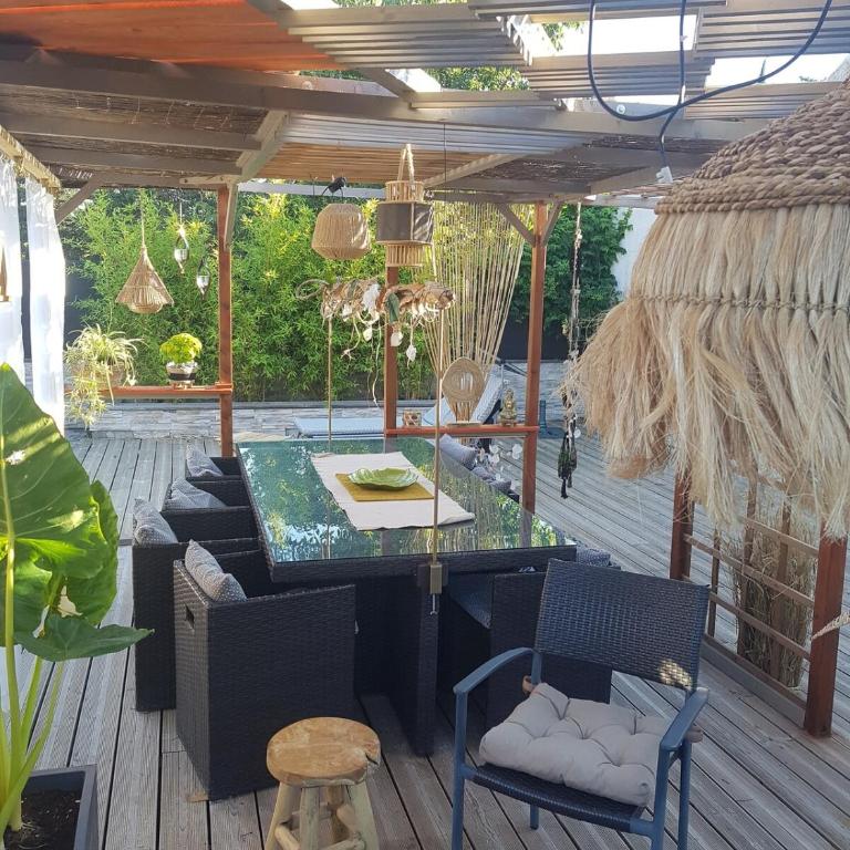 loft, clim, jardin, piscine, calme, parc expo, - Maison 2 Chambres - 27