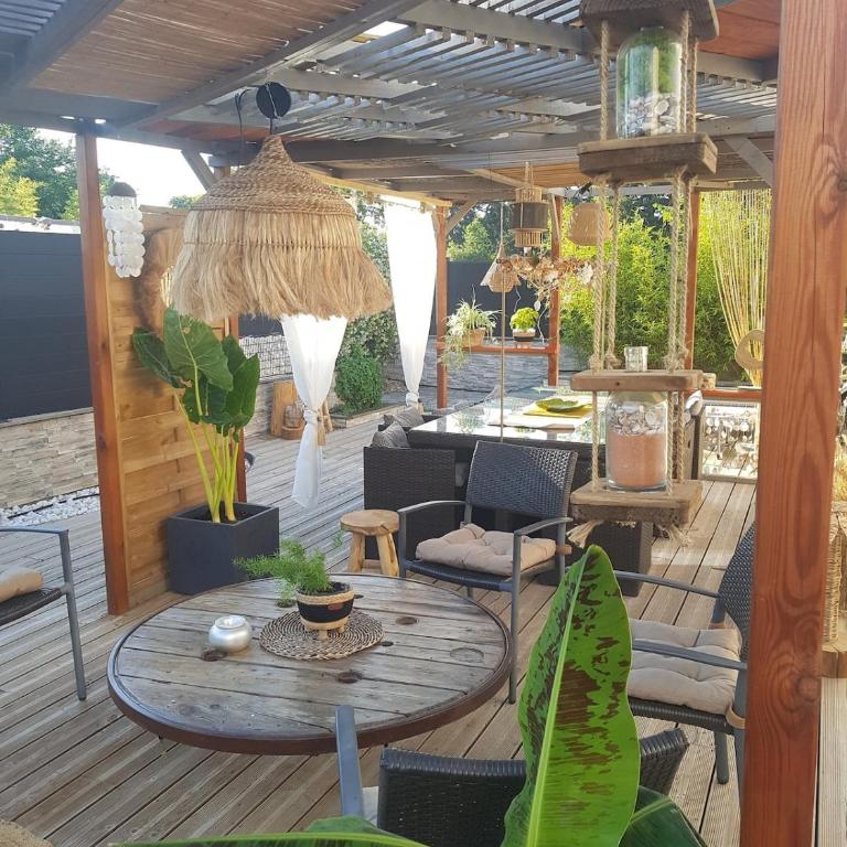 loft, clim, jardin, piscine, calme, parc expo, - Maison 2 Chambres - 28