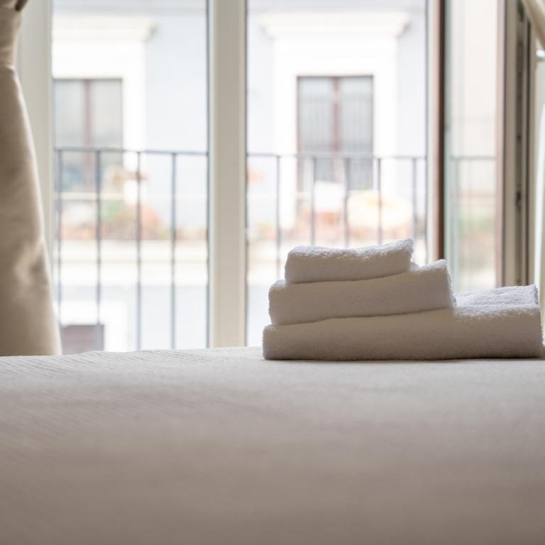 Serenity - King Room with Balcony - 2
