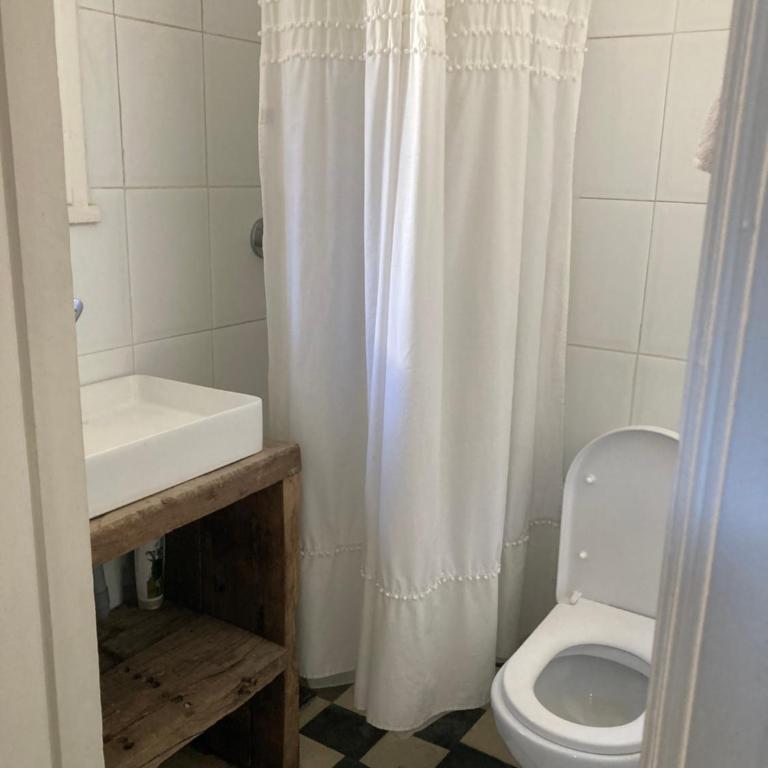 Family home with beautiful garden - Habitación Doble - 1