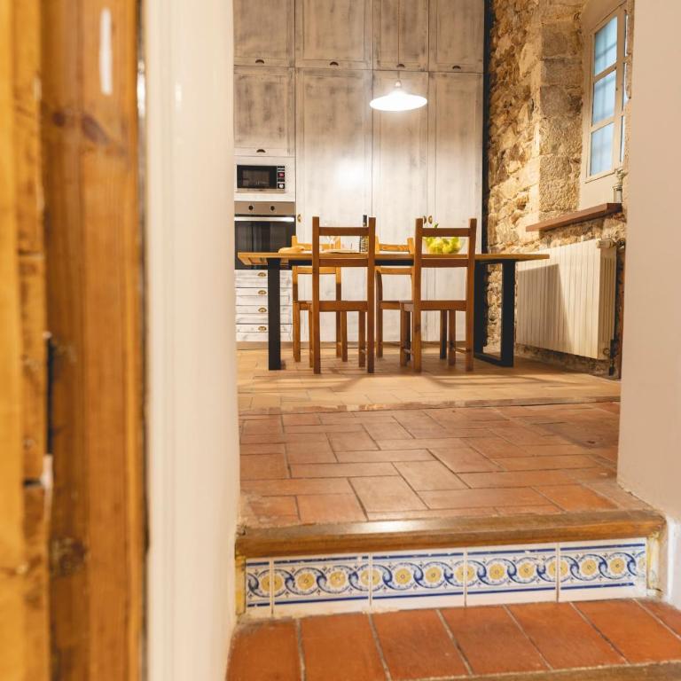 Bravissimo Plaça del Vi, Authentic Historic Apartment - Apartamento de 2 dormitorios - 18