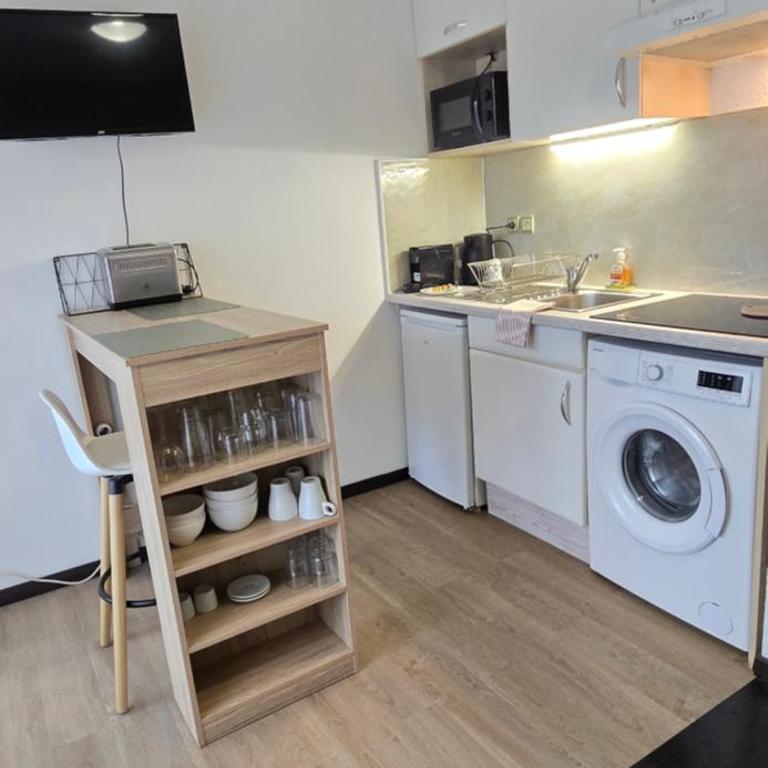 Chez Camille Studio cosy, parking gratuit terrasse - Appartement 1 Chambre - 8