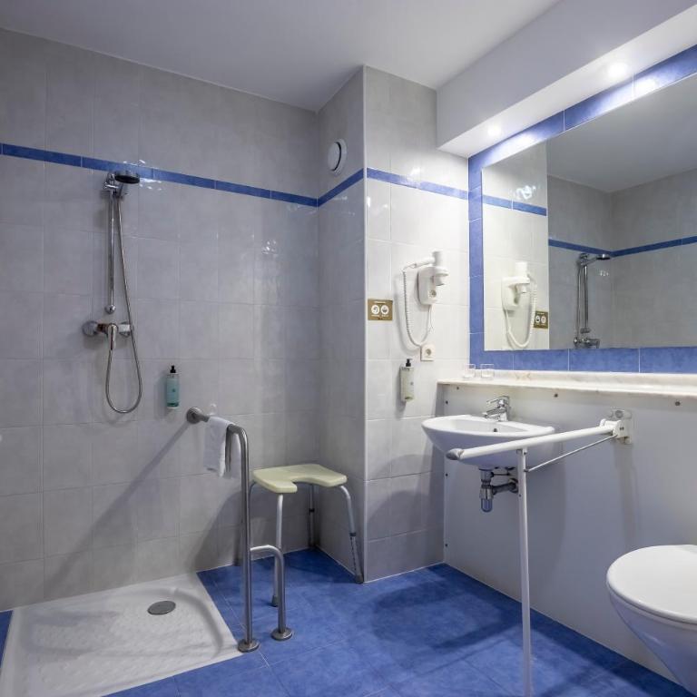 Travelodge Murcia - Habitación Doble adaptada para personas con movilidad reducida - 17