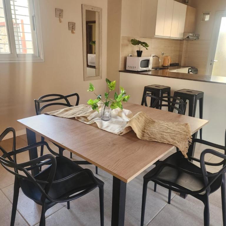 Departamento con cochera - Apartamento de 2 dormitorios - 12