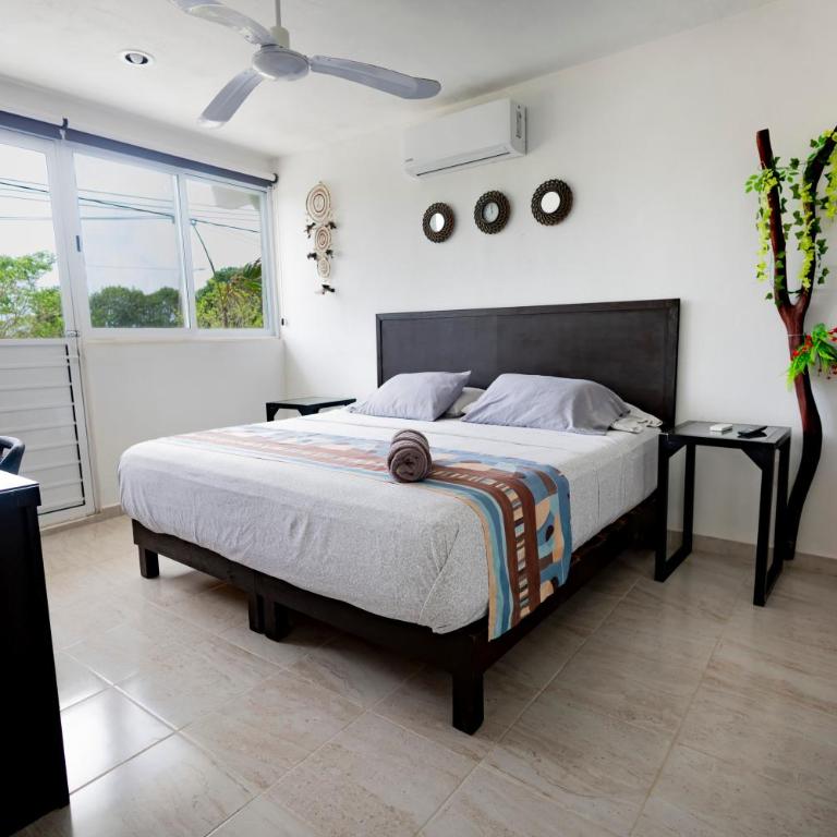 Puerto Morelos Hotel Las Palmas - Near the beach - King Room - 3