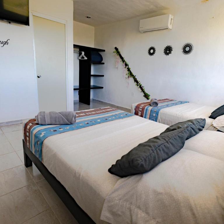 Puerto Morelos Hotel Las Palmas - Near the beach - Twin Room with Bathroom - 3
