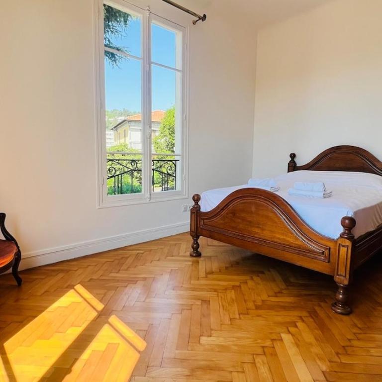 Sublime 2 bedroom spacious and bright AC Private parking - Appartement 2 Chambres - 31