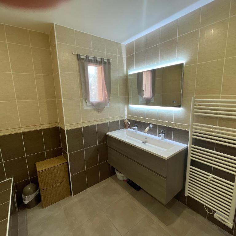 Occitania - Double Room with Shared Bathroom - 3