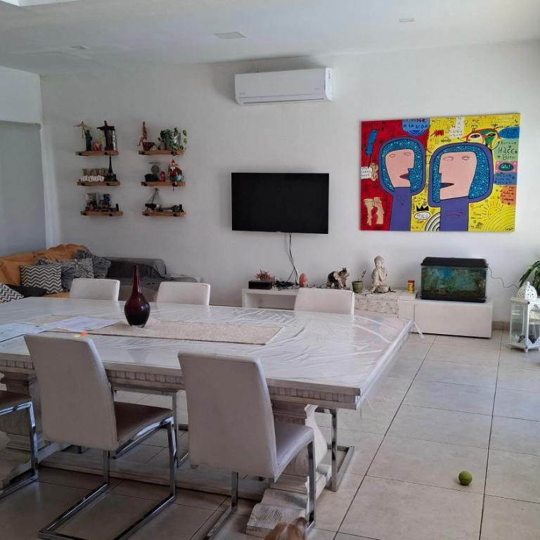 Casa con Pileta Los Arces Pilar - Three-Bedroom House - 9