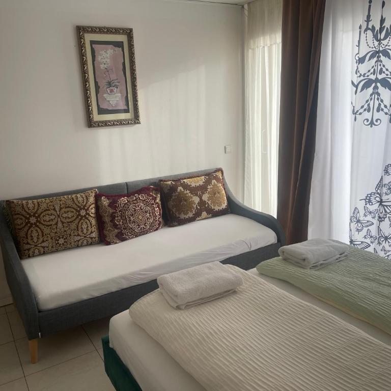 Baynunah Suites Aparthotel - Two-Bedroom Apartment with Balcony - 3