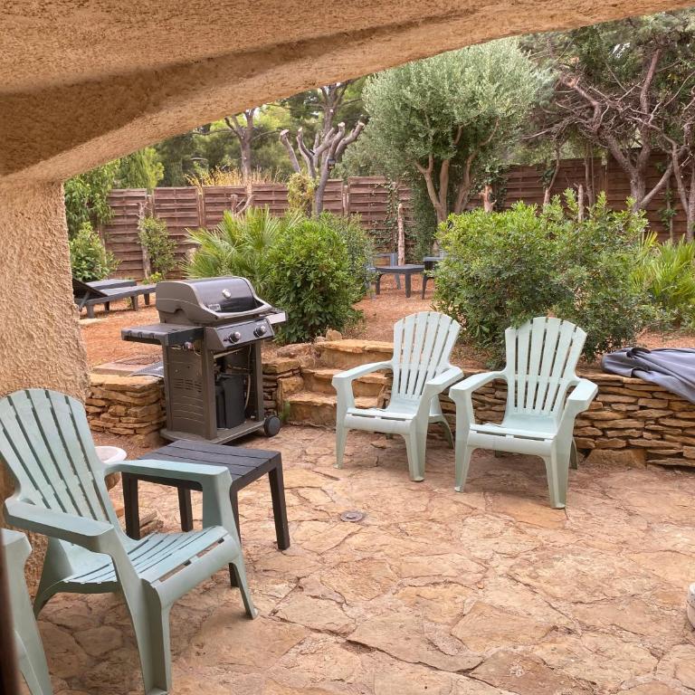 Bandol T3 RDJ Plage 5 mn à pied-Port 10 Mn-Parking - Appartement 2 Chambres - 22
