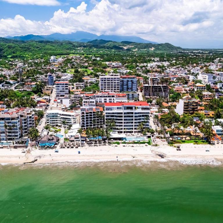 1BR • One block from the beach Pool and Jacuzzi - Deluxe Double Studio - 18