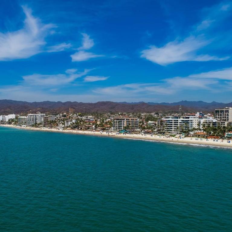 1BR • One block from the beach Pool and Jacuzzi - Deluxe Double Studio - 21