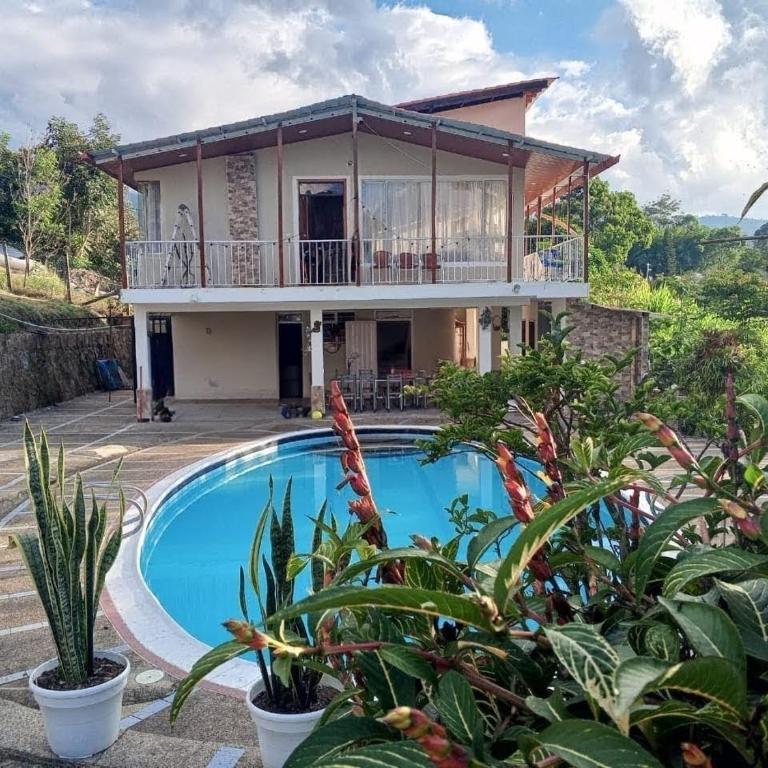 Casa Campestre con pisicina climatizada, Fusagasugá - Casa de 5 dormitorios - 2