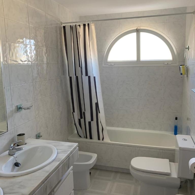 VIVE JEREZ Casa de lujo con piscina y barbacoa en la mejor zona de Jerez de la Frontera - Casa de 5 dormitorios - 6