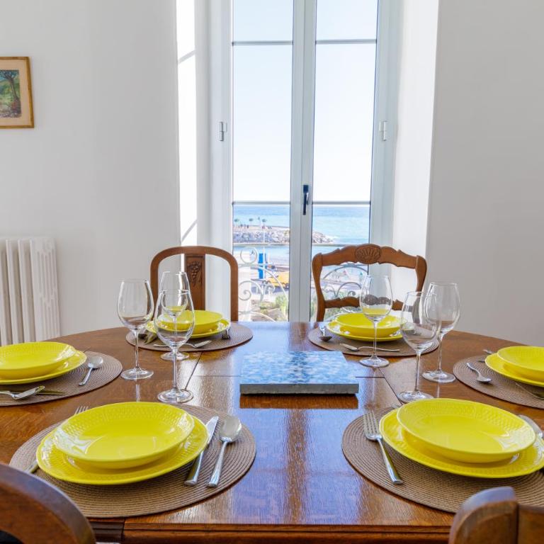 Somptueux Apt 137m2 Vue Mer Carré d'Or Menton - Three-Bedroom Apartment with Sea View - 17