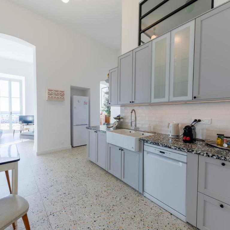 Somptueux Apt 137m2 Vue Mer Carré d'Or Menton - Three-Bedroom Apartment with Sea View - 21