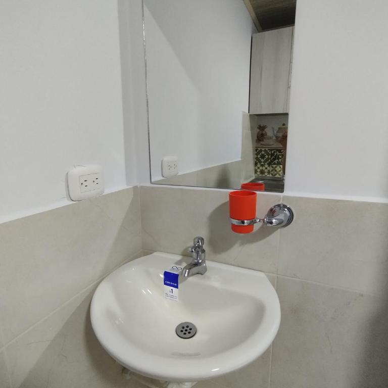 GURUS FR - Casa Querendona, cerca San Jorge y parque El Lago - One-Bedroom Apartment - 7