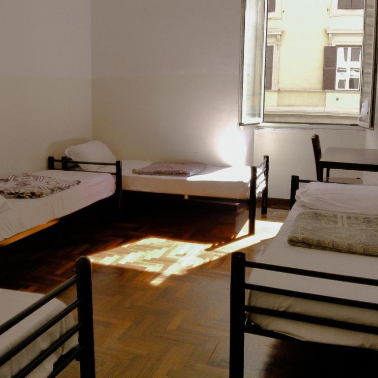 Minerva Rooms - Posto Letto in Dormitorio Misto con 4 Letti - 2