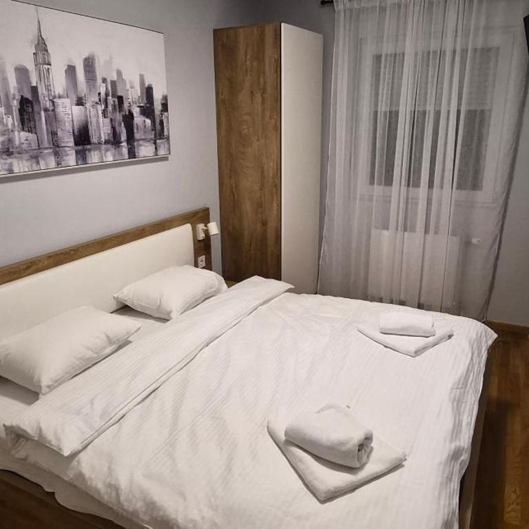 15th Corner Apartment - Two-Bedroom Apartment - 13