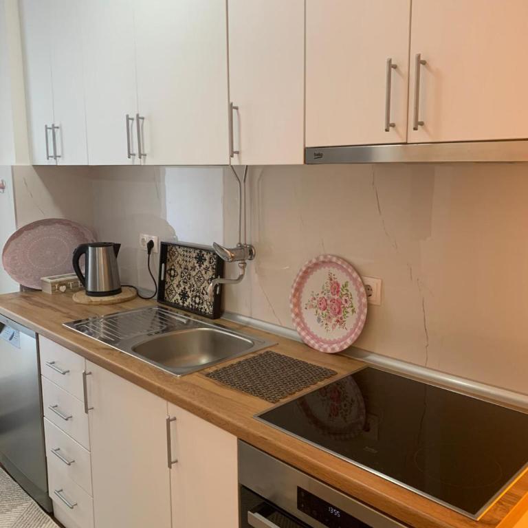 Apartman Bejrut - Three-Bedroom Apartment - 9
