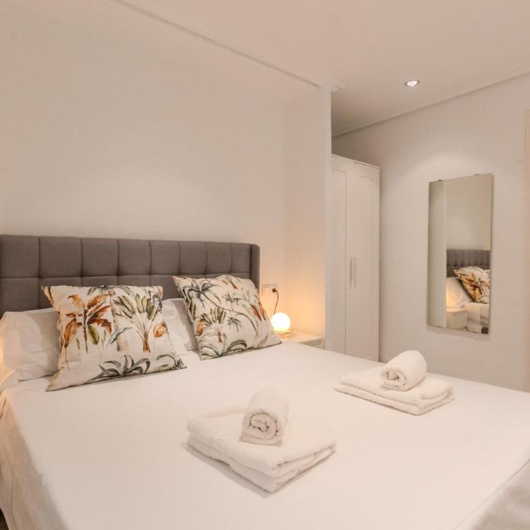 Downtown apartment near the beach and airport - Apartamento de 3 dormitorios - 43