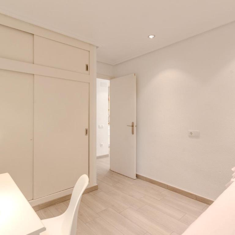 Downtown apartment near the beach and airport - Apartamento de 3 dormitorios - 51