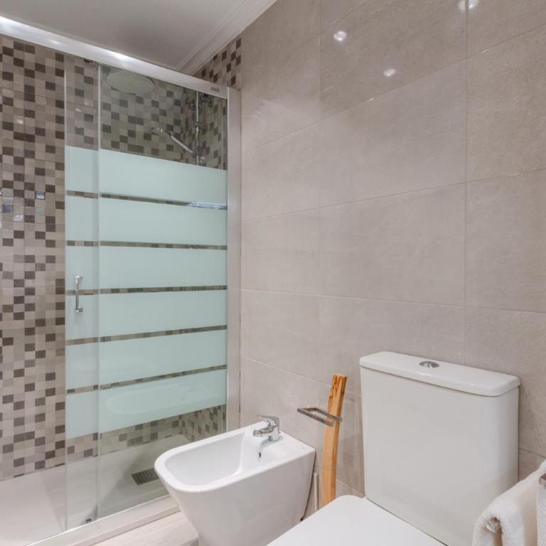 Downtown apartment near the beach and airport - Apartamento de 3 dormitorios - 54